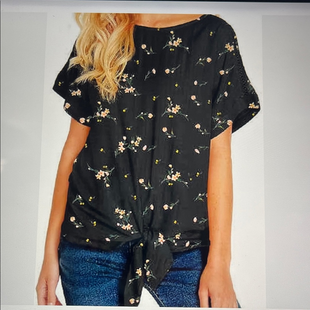 Buffalo David Bitton Black Floral Short Sleeve Top